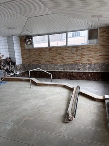 伊豆・熱川温泉の再生可能性を探る―休館中旅館と高温源泉が示す新たなビジネスチャンス