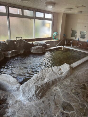 相模原駅徒歩10分。大浴場と和室を活かしたビジネス旅館から介護施設への異業種リニューアル