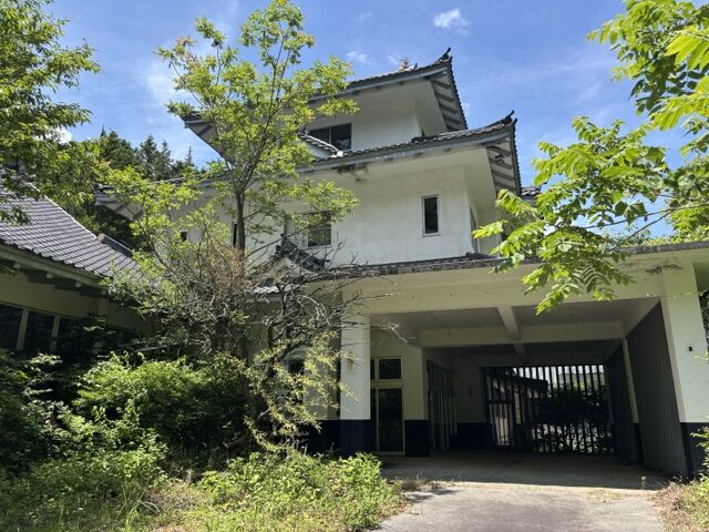 長野県駒ヶ根高原・早太郎温泉の休館中ホテル視察、再生売却案件
